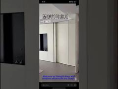 Onzichtbare aluminium deur